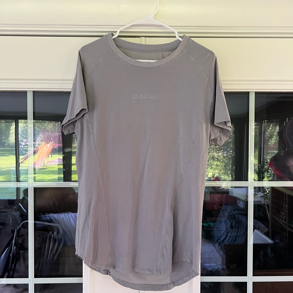 Alphalete Gray Short Sleeve Tee